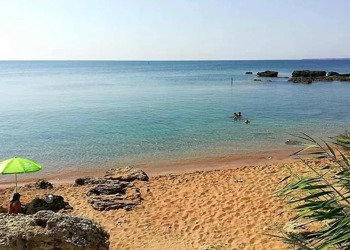 Casa vacanze La Greenhouse - *