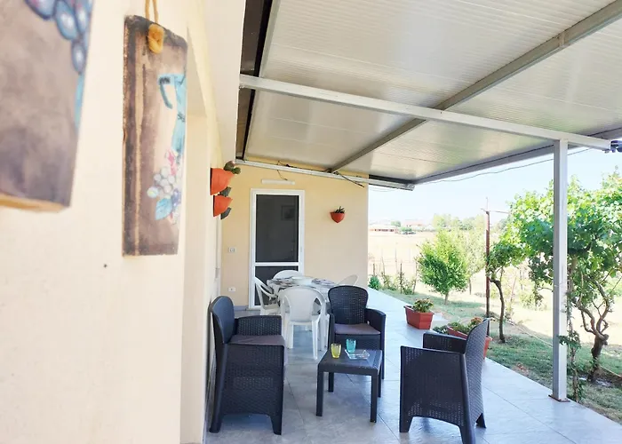 Casa vacanze La Greenhouse - *